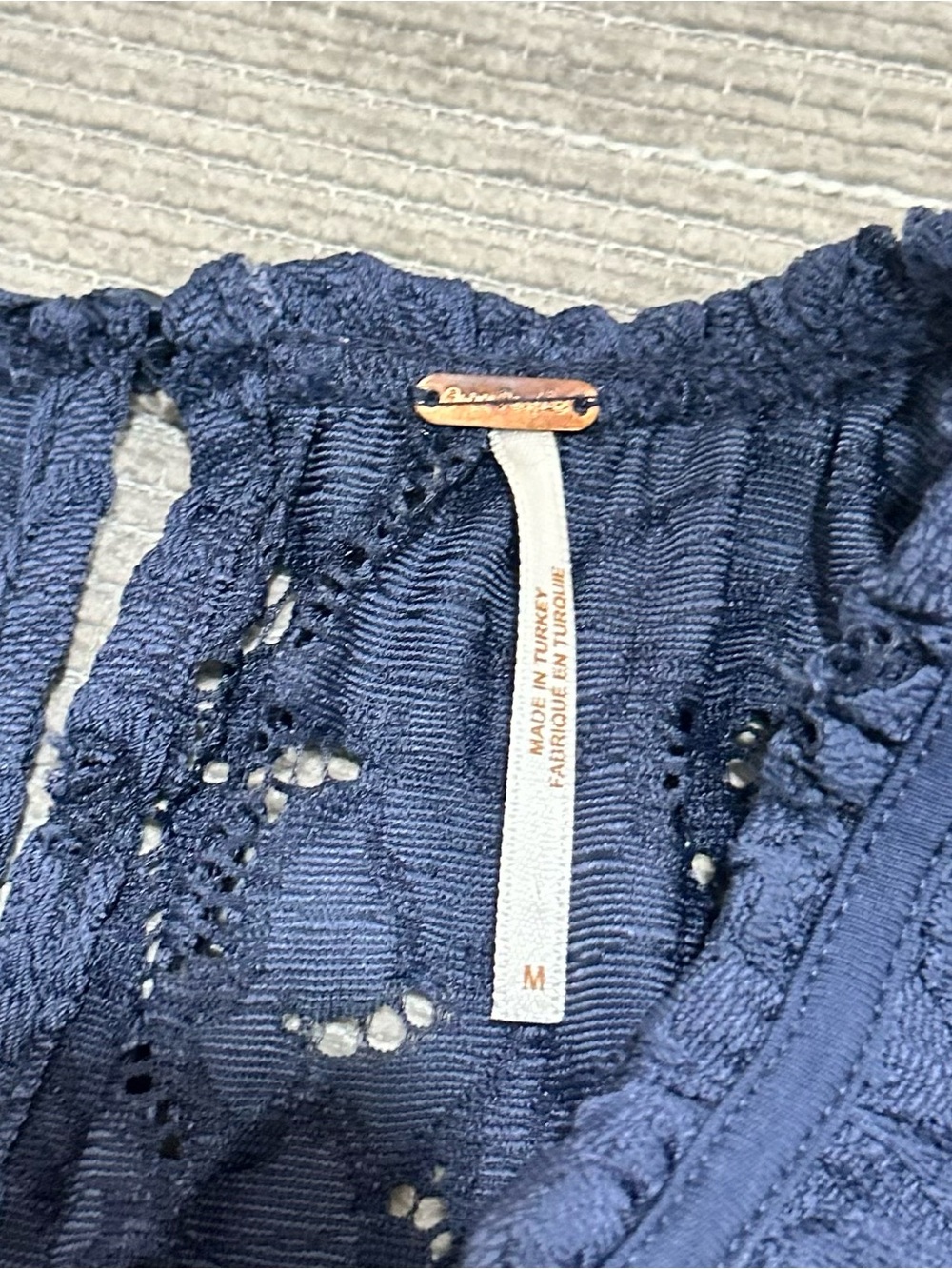 Free People Navy Blue Olivia Balloon‎ Sleeve Lace Blouse Size Medium - Picture 8 of 11